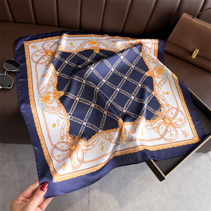 Blauer Klassischer Seidenschal – Ascot Neck Scarf Bewertung und Preis