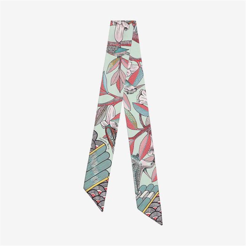 Luxus Marke Hummingbird Print  – Ascot Neck Scarf Bewertung und Preis